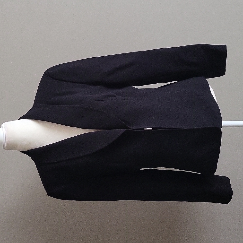 Tahari black blazer